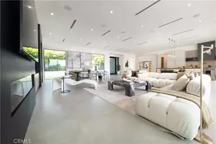 17977 Medley Dr, Encino, CA 91316 - Photo 12