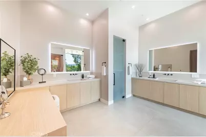 17977 Medley Drive, Encino, CA 91316 - Photo 28