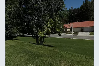 19946 Ave Of The Oaks, Newhall, CA 91321 - Photo 52