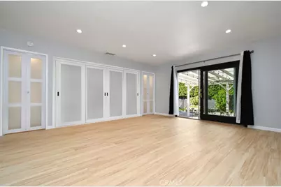 22025 De La Osa, Woodland Hills, CA 91364 - Photo 18