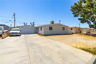44251 Carolside Ave, Lancaster, CA 93535 - Photo 2