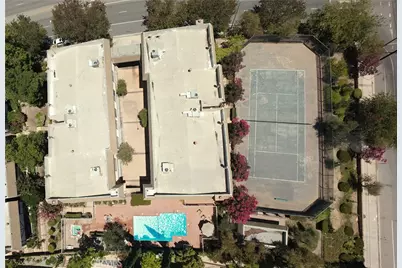 24420 Victory, West Hills, CA 91367 - Photo 38