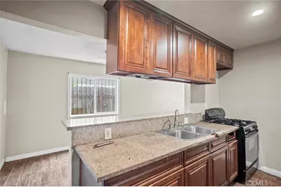 720 E 82nd Street, Los Angeles, CA 90001 - Photo 20