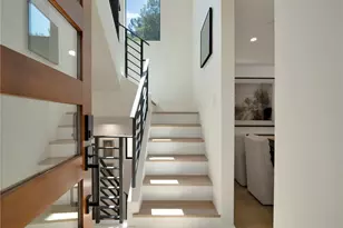 17043 Cotter Pl, Encino, CA 91436 - Photo 2