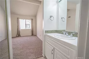 19845 Sandpiper Pl, Newhall, CA 91321 - Photo 22