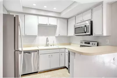 7308 Corbin Avenue #G, Reseda, CA 91335 - Photo 4