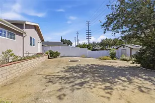 1869 Country Club, Thousand Oaks, CA 91360 - Photo 32