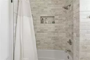 23160 Ostronic Dr, Woodland Hills, CA 91367 - Photo 16