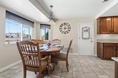 17164 Schollview, Lake Los Angeles, CA 93591 - Photo 14