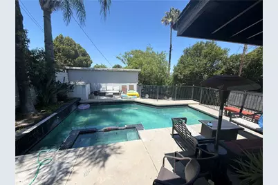 22304 Cass, Woodland Hills, CA 91364 - Photo 4