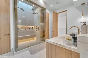 12142 Emelita St, Valley Village, CA 91607 - Photo 48