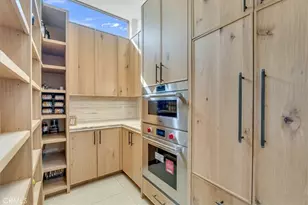 12142 Emelita St, Valley Village, CA 91607 - Photo 34