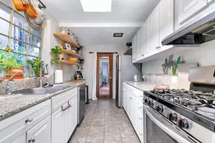8869 Lookout Mountain Ave, Los Angeles, CA 90046 - Photo 10