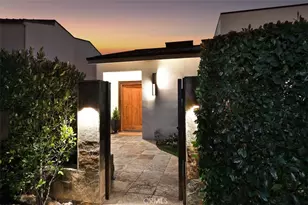 15059 Rayneta Dr, Sherman Oaks, CA 91403 - Photo 2