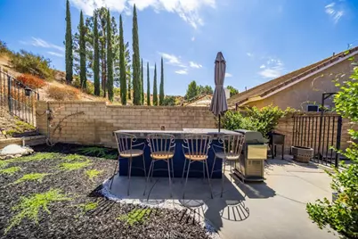 22237 Birmingham Place, Saugus, CA 91350 - Photo 42