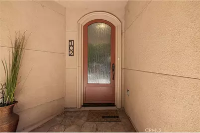 11145 Sunshine Terrace #102, Studio City, CA 91604 - Photo 2