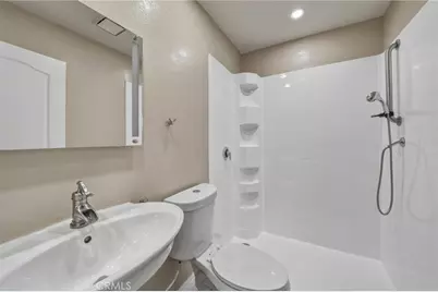 28707 Greenwood, Castaic, CA 91384 - Photo 32