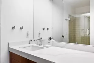 5000 Queen Victoria Rd, Woodland Hills, CA 91364 - Photo 46