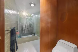 5000 Queen Victoria Rd, Woodland Hills, CA 91364 - Photo 36