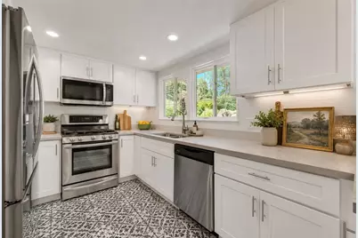 23134 Collins Street, Woodland Hills, CA 91367 - Photo 24