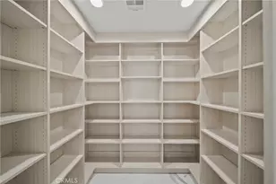 23129 Burbank Blvd, Woodland Hills, CA 91367 - Photo 16