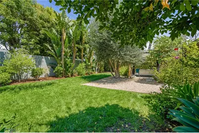 7815 Faust, West Hills, CA 91304 - Photo 26