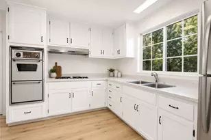 23518 Friar St, Woodland Hills, CA 91367 - Photo 8