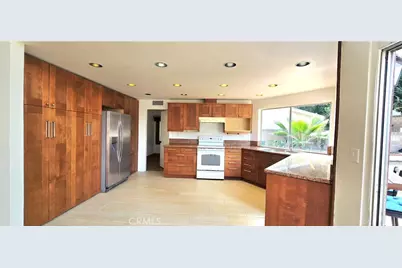 19957 Lorne, Winnetka, CA 91306 - Photo 4