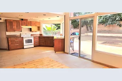 19957 Lorne, Winnetka, CA 91306 - Photo 4