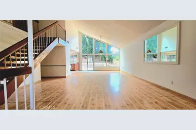 19957 Lorne, Winnetka, CA 91306 - Photo 2
