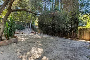 4240 Ensenada Dr, Woodland Hills, CA 91364 - Photo 4