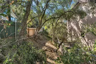 4240 Ensenada Dr, Woodland Hills, CA 91364 - Photo 30