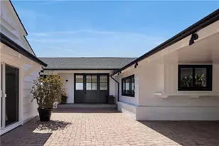 225 Notteargenta Rd, Pacific Palisades, CA 90272 - Photo 4