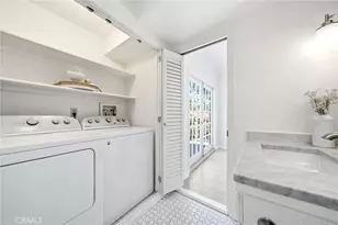9624 Highland Gorge Dr, Beverly Hills, CA 90210 - Photo 20