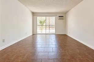 18307 Burbank Blvd, Tarzana, CA 91356 - Photo 16