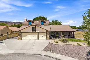 42301 Woodstone, Lancaster, CA 93536 - Photo 1