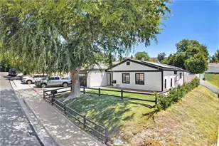 28038 Lakehurst, Canyon Country, CA 91351 - Photo 2
