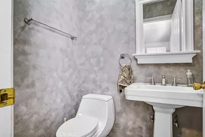 8018 Hatillo, Winnetka, CA 91306 - Photo 14