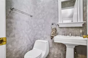 8018 Hatillo, Winnetka, CA 91306 - Photo 14