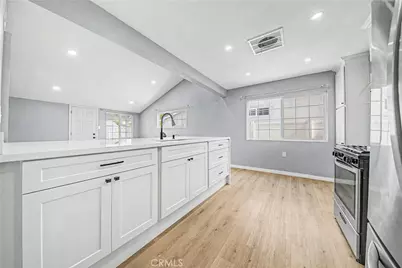 5651 Radford Avenue, Valley Village, CA 91607 - Photo 8