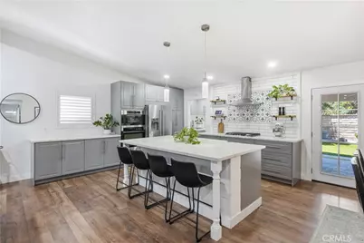 24335 Jennifer Place, Newhall, CA 91321 - Photo 8