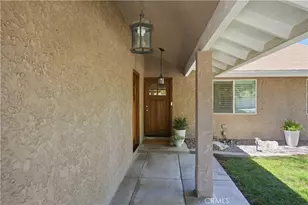 24335 Jennifer Pl, Newhall, CA 91321 - Photo 2