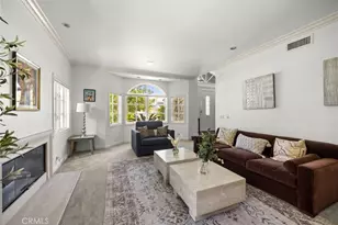 17650 Royce Dr, Encino, CA 91316 - Photo 16