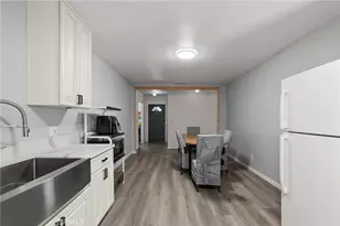 11924 Chadron Ave, San Fernando, CA 91340 - Photo 14