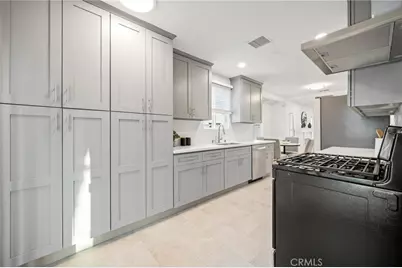 15445 Archwood Street, Van Nuys, CA 91406 - Photo 10