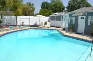 13827 Calvert St, Los Angeles, CA 91401 - Photo 2