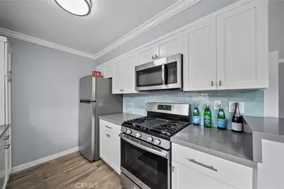 11138 Aqua Vista Street #52, Studio City, CA 91602 - Photo 2