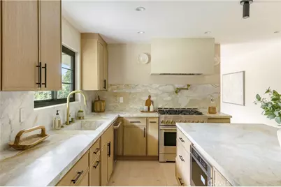 5873 Fairhaven, Woodland Hills, CA 91367 - Photo 10