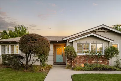 23642 Oxnard, Woodland Hills, CA 91367 - Photo 1