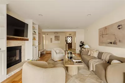 23642 Oxnard, Woodland Hills, CA 91367 - Photo 4